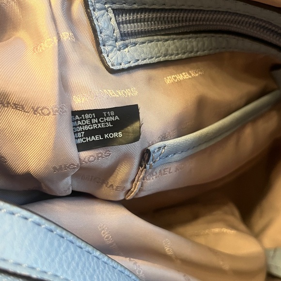 Michael Kors Raven Light Blue Pebbled Leather Large Shoulder Bag - Picture 5 of 13